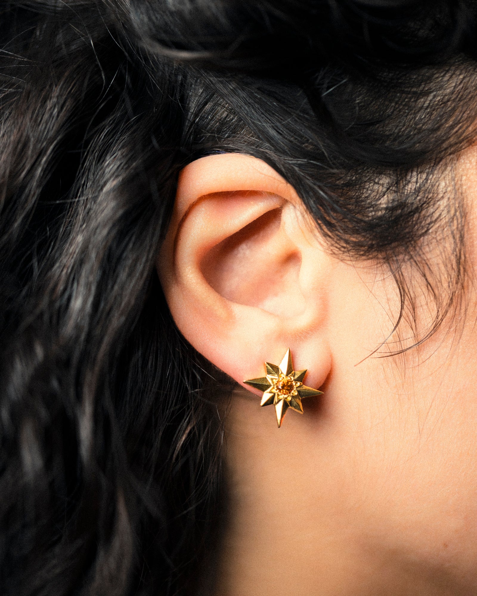 Orecchino grande luce ’e notte