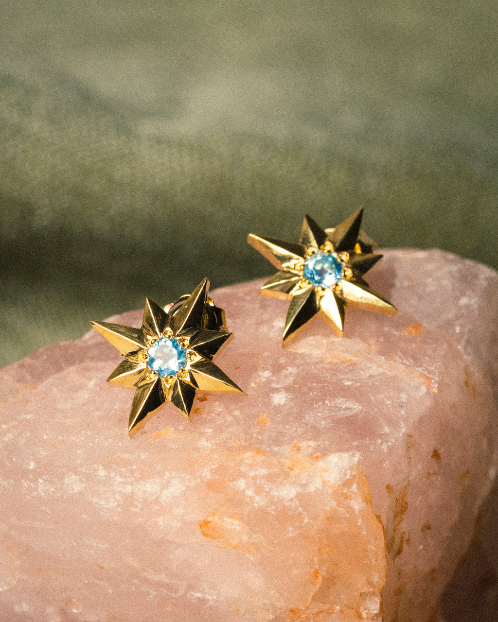 Orecchino grande luce ’e notte