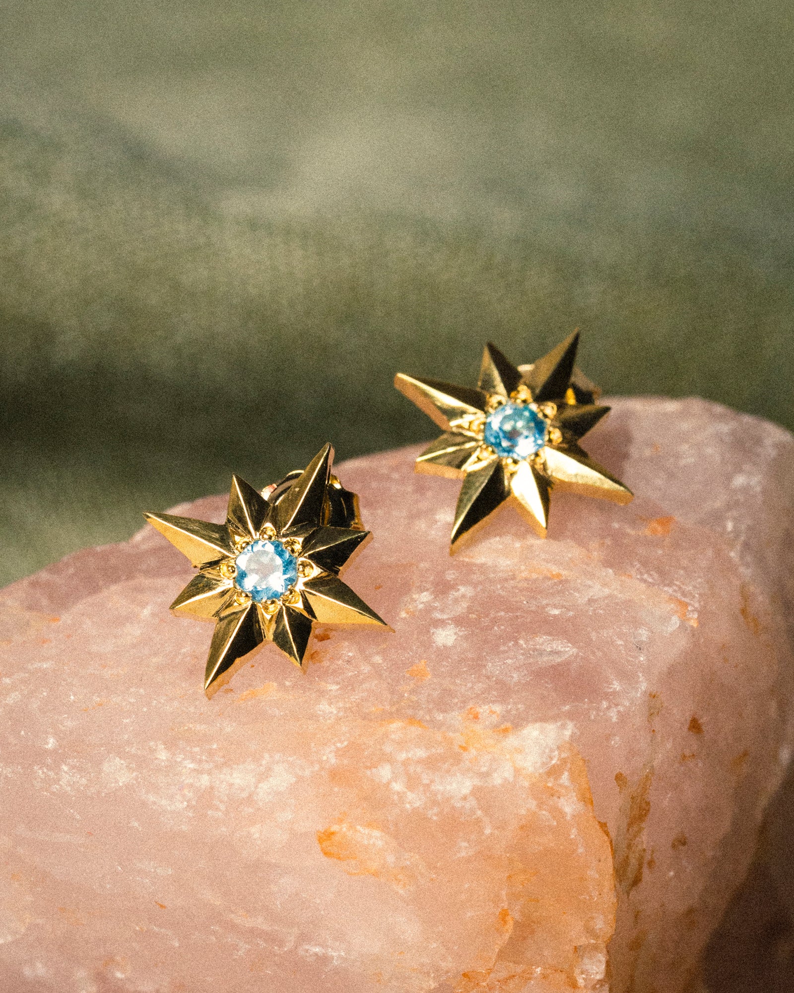 Orecchino grande luce ’e notte