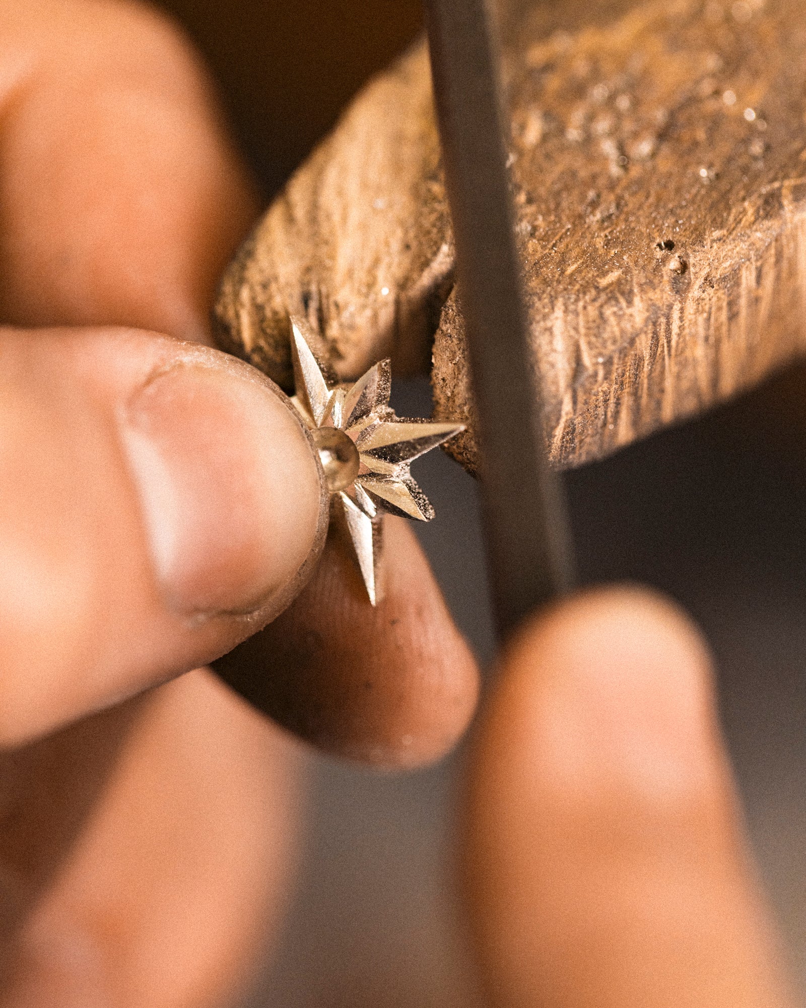 Orecchino grande luce ’e notte